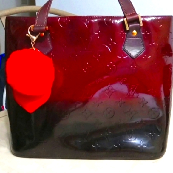 *IN NEED OF REPAIR* Louis Vuitton Houston Vernis Bag - Picture 3 of 12
